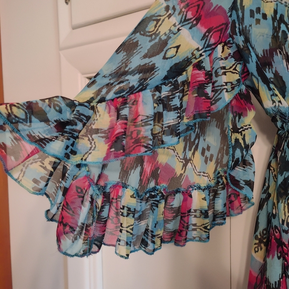 R Cinco Ranch Vibrant Patterned Top - Picture 8 of 8